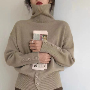 Suéter de Punto con Cuello Alto Blanco para Mujer, Manga Larga, Detalle de Botones, Estilo Minimalista, 100% Acrílico, Color Sólido - Product Image 4