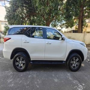 Adquiera hoy mismo este TOYOTA FORTUNER 2.8L DIÉSEL 4X4 USADO del 2020 a un precio de ganga con un historial de servicio completo e impresionante. - Product Image 6