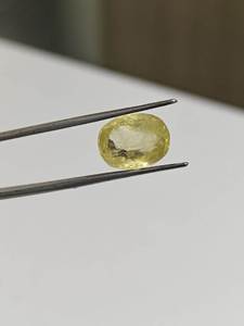 พลอยแซฟไฟร์สีเหลืองรูปไข่ น้ำหนัก 9.80 กะรัต สำหรับแหวน ต่างหู และงานออกแบบเครื่องประดับส่วนบุคคล - Product Image 6