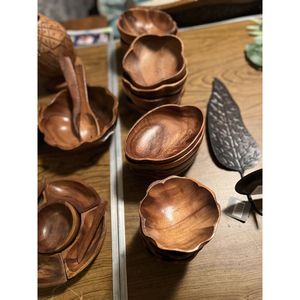 Bol en bois artisanal de luxe pour servir les aliments, artisanat de bambou et de bois de qualité supérieure - Product Image 3