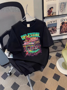 เสื้อยืดแขนสั้นสีดำสำหรับผู้ชาย คอกลม ทรงปกติ ผ้าเจอร์ซีย์คอตตอน 100% ระบายอากาศได้ดี น้ำหนัก 180 กรัม ผ่านการซักแล้ว สไตล์สตรีทแวร์ - Product Image 3