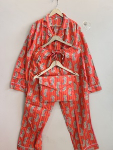 Ensemble de pyjama pour femmes avec chemise et pantalon en coton, imprimé animal, avec pochette, confortable pour se détendre et dormir - Product Image 3