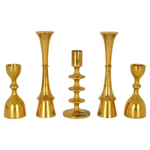 Chandeliers vintage en laiton massif, ensemble de porte-bougies classiques en métal hauts pour bougies coniques, décoration d'intérieur avec bases rondes - Product Image 5