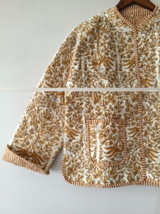 Veste en coton indien, veste en coton matelassé, veste faite à la main, veste pour femme, manteau bohème, veste florale, manteau à motifs imprimés - Product Image 3