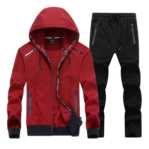 Ensemble de survêtement pour homme, rouge, à capuche, design 2 en 1, sweat-shirt à fermeture éclair à manches longues, poches latérales légères, vêtements décontractés sportifs, séchage rapide - Product Image 1