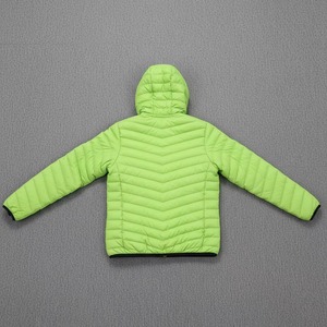 Abrigo de lana grueso para mujer, estilo moderno, con logotipo personalizado, para invierno, corte ajustado, chaqueta larga acolchada, venta al por mayor, color verde con forro de nailon - Product Image 6