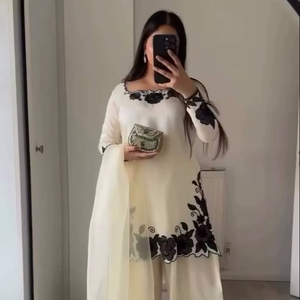 Salwar Kameez Pakistaní de Seda Blanca, Traje Indio Bordado con Apliques Florales, Sin Arrugas, para Fiestas, con Dupatta de Organza - Product Image 1