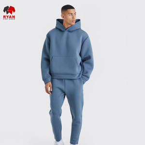 Survêtement personnalisé Ryan Pro Gear pour hommes, tissu confortable et respirant avec logo personnalisé, col à capuche. - Product Image 3