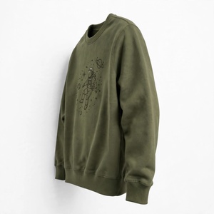 Sudadera de cuello redondo para hombre, jersey con estampado gráfico de astronauta espacial verde oliva, jersey informal de manga larga de algodón y forro polar, top unisex - Product Image 3