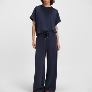 Elegante Conjunto Deportivo Azul Marino de Manga Corta y Pantalón con Logotipo Personalizado, Ropa Deportiva Perfecta para Mujer, Otoño Invierno - Product Image 1
