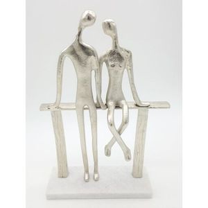 Sculpture moderne en aluminium coulé, conçue pour apporter une harmonie visuelle et une présence sculpturale aux espaces de vie - Product Image 3