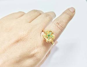 Anillo de plata de ley 925 con circonita cúbica esmeralda en forma de flor, hecho a mano, con piedras preciosas, para mujer, regalo. - Product Image 2