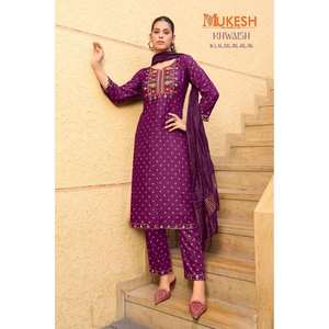 PANTALON KURTI DE TRAVAIL IMPRIMÉ EN RAYONNE AVEC DUPATTA VIOLET - Product Image 1