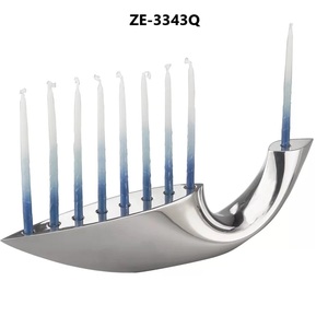 Ensemble de Ménorah en argent avec porte-bougies et accessoires de Hanouka pour activités religieuses, design en forme de cœur - Product Image 1