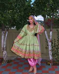 Vestido Formal Afgano Moderno Hecho a Mano para Mujer con Bordado Rico y Tela de Alta Calidad para Fiestas y Eventos Culturales por AA IMPEX - Product Image 4