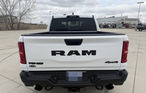 Camioneta Ram 1500 RHO 2026 Deluxe Premium con Navegación, Tracción en las 4 Ruedas, Transmisión Automática y Asientos de Cuero - Product Image 3