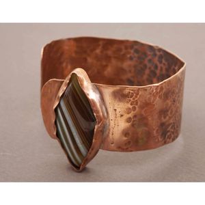 กระดุมข้อมือและกำไลทองเหลืองทองแดงโบราณสุดหรู พร้อมเสน่ห์แบบโบราณ ประดับคริสตัล เครื่องประดับแฟชั่นอินเดีย RR ENTERPRISES - Product Image 5