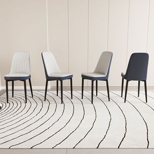 Set di 4 Sedie da Pranzo in Stile Moderno con Tessuto in Pelle PU di Alta Qualità e Cuscini Spessi e Morbidi, Gambe in Metallo Nero - Product Image 2