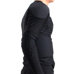 Chemise rembourrée durable, protection compressive, vêtements d'entraînement athlétique, vente en gros de chemises de compression pour le football américain - Product Image 5