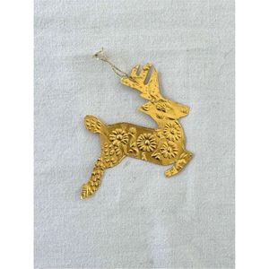 Pendentif suspendu en laiton plaqué or, motif renne, fait main, orné de fleurs en relief, décoration de Noël pour la maison - Product Image 1