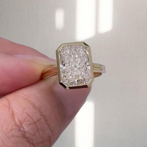 Anillo de Compromiso con Diamante Cultivado en Laboratorio, Corte Radiante, Certificado por IGI, en Oro de 14K, Joyería Nupcial de Lujo para Mujer - Product Image 3