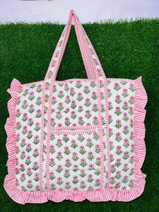Sac fourre-tout matelassé en coton de luxe avec grandes volants, imprimé floral fait main, sac à bandoulière spacieux pour le quotidien, sac à main tendance - Product Image 2