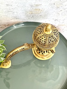 Brûleurs d'encens en laiton de qualité supérieure, religieux, traditionnels, écologiques, décoratifs, compagnon de vie pour l'équilibre intérieur et les cérémonies - Product Image 4