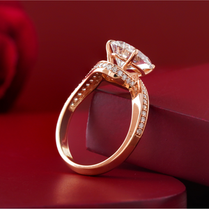 Anillo de Compromiso Solitario de Oro de 14K con Diamante Cultivado en Laboratorio de Corte Oval Platino de 2.29 CT, VVS2 VS1, Engaste de Garras - Product Image 3