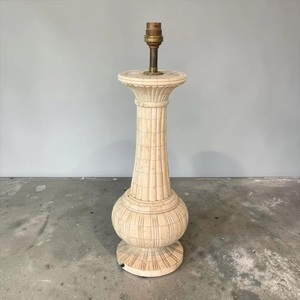 Lampe de chevet de luxe en os incrusté avec finition artisanale, abat-jour beige pour la décoration de chambre à coucher - Product Image 5