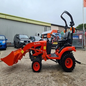 รถตัดหญ้าแบบนั่งขับ Kubota G261 HD 54 แรงทรงพลัง พร้อมแท่นตัดขนาด 42 นิ้ว เพื่อการตัดหญ้าและดูแลสนามหญ้าอย่างสม่ำเสมอ - Product Image 1
