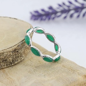 Bague de fête minimaliste pour femme en argent sterling 925 plaqué rhodium avec cabochon en onyx vert 3x6 mm de forme marquise et sertissage clos, idéale comme cadeau - Product Image 6
