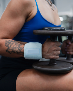 Nouveauté : Bandes de maintien pour poignets en coton avec logo personnalisé pour la musculation, le cross-training et la force athlétique - Product Image 2