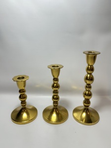 Juego de Portavelas Cónicos de Aluminio Dorado Estilo Nórdico con Borde Festoneado, Soporte para Velas, Venta al por Mayor, Decoración para Mesa de Boda o Eventos - Product Image 1