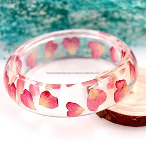 Pendiente antiguo para mujer Diseño de anillo de oreja artesanal de resina epoxi único - Product Image 3