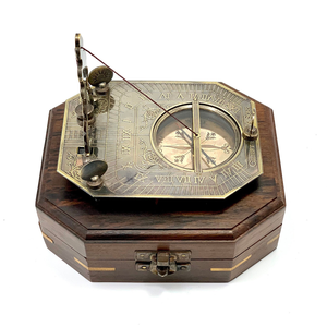 Boussole solaire avec boîte en bois, style antique, boussole de navigation en laiton et horloge solaire, instrument nautique décoratif pour Tr - Product Image 3