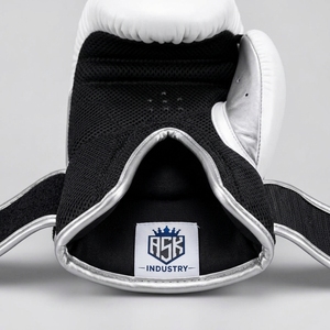 Guantes de boxeo modernos diseñados para atletas que buscan comodidad, protección y control, con una construcción duradera para uso regular. - Product Image 6