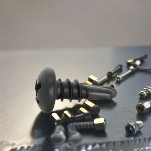 สกรูหัวจม PDC รุ่น 11 พร้อมแหวนรอง  ทำจากเหล็กกล้าคาร์บอนเคลือบสีดำ เกลียวมาตรฐาน  คลาส 4.8/6.8 นิ้ว - Product Image 1