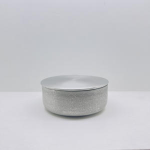 Portavelas Redondo de Latón Personalizado con Acabado Cepillado, 16oz, Duradero, Ecológico, Hecho a Mano, para Uso Religioso, Tapa de Lujo para Fabricación de Velas - Product Image 1