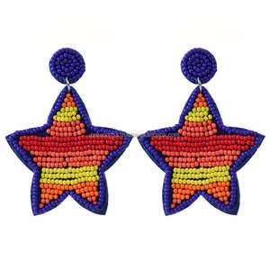 Pendientes colgantes hechos a mano con cuentas de estrella y diseño floral en naranja y amarillo para compromiso de mujer - Product Image 2