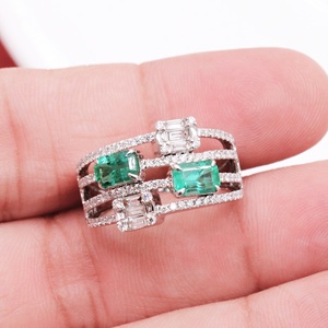 Anillo de Oro Blanco Sólido de 18K con Esmeralda Natural Cuadrada y Diamantes Entrelazados, Joyería Fina, Memoria Jewels, Venta al Por Mayor - Product Image 2