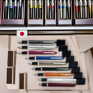 Vente en gros de stylos plume promotionnels de haute qualité stylo plume d'affaires de luxe fabriqué au Japon stylo plume à écriture lisse - Product Image 1
