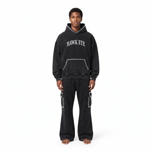 Survêtement noir à capuche pour homme, coupe ample, style streetwear, en coton, avec sweat-shirt et pantalon, personnalisable, orné de strass - Product Image 5