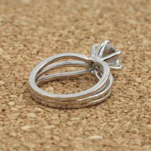 Anillo de Compromiso Solitario con Diamante CZ de Corte Brillante de 2.00 CT, Diseño Moderno de Triple Banda, Plata de Ley 925, Regalo de Aniversario de Bodas - Product Image 3