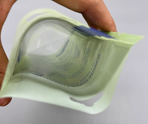 Pochette autoportante mate personnalisée avec fenêtre pour aliments pour animaux de compagnie |   Plastique laminé PET/CPP de petite taille |   Fermeture éclair |   Vietnam - Product Image 5