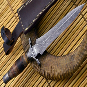Couteau de chasse à fourreau en cuir de qualité supérieure, lame de survie pour le camping en plein air, vente en gros, outil tactique de poche en acier inoxydable personnalisé - Product Image 1
