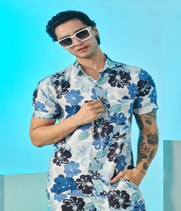 Chemise décontractée pour homme à manches courtes en coton mélangé blanc, imprimé floral, légère, idéale pour le quotidien et les vacances - Product Image 1