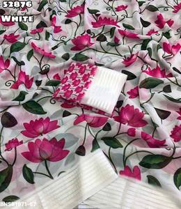 Sari en mousseline à imprimé lotus et bordure blanche tissée jacquard, avec ensemble de chemisier imprimé lotus – Excellent rapport qualité-prix – Exportateur indien - Product Image 5