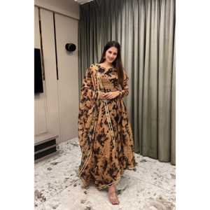 Présentation du nouveau costume Đěsigner Anarkali dans un nouveau style fantaisie UC-1211 - Product Image 1