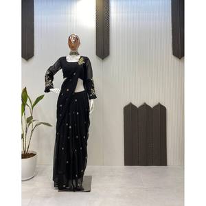 Sari Hecho a Mano con Bordado, Escote Redondo, Cintura Natural en Organza Bordada para un Look Elegante para Fiestas - Product Image 2