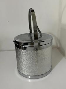 Seau à glace élégant et de qualité supérieure avec pinces pour bars à domicile, clubs, hôtels, restaurants, fêtes, refroidissement de cocktails et réceptions - Product Image 3